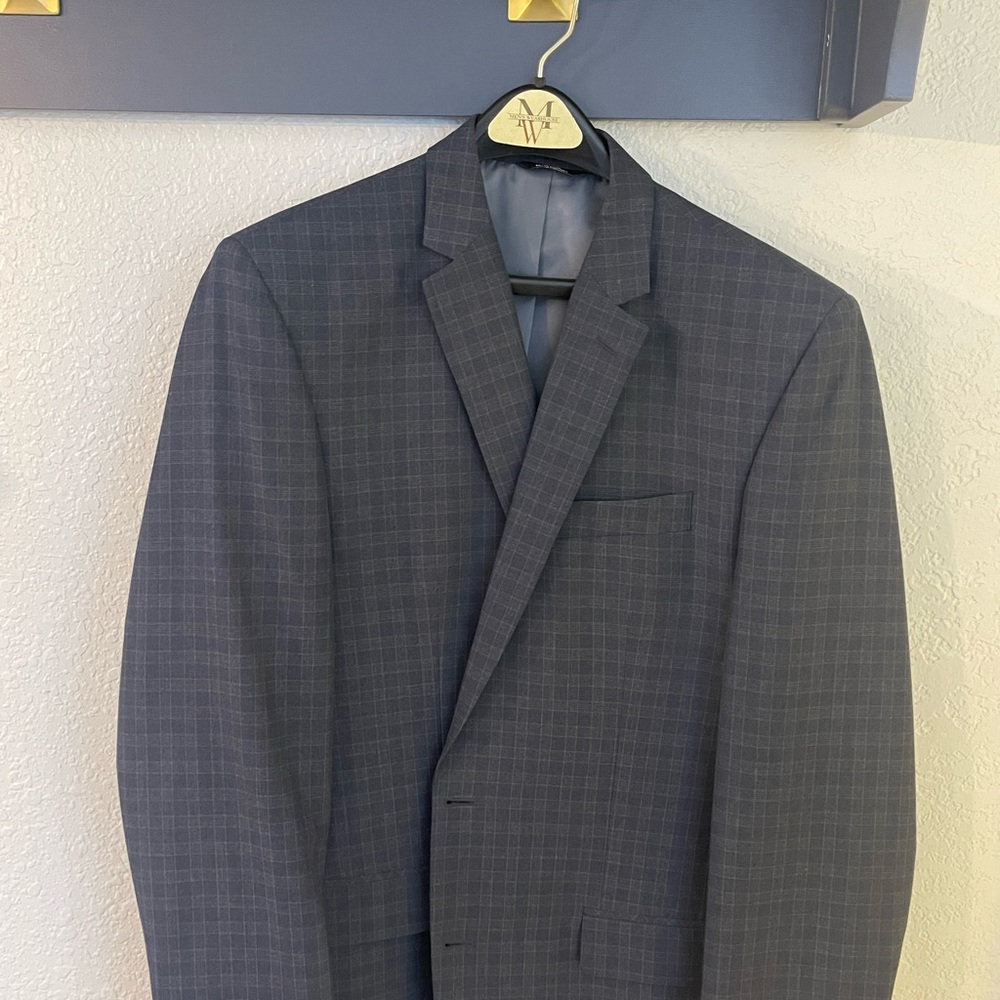 Men's Gray Checkered Blazer